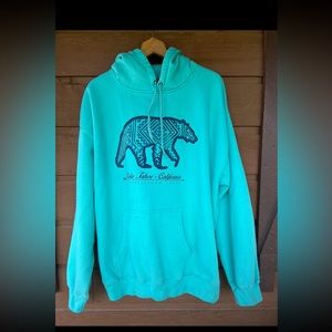 Lake Tahoe women’s XXL Hooded Sweatshirt in excellent condition. Bear design.